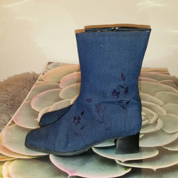 Auditions denim embroidered heeled boots, 8 1/2 - Picture 4 of 6